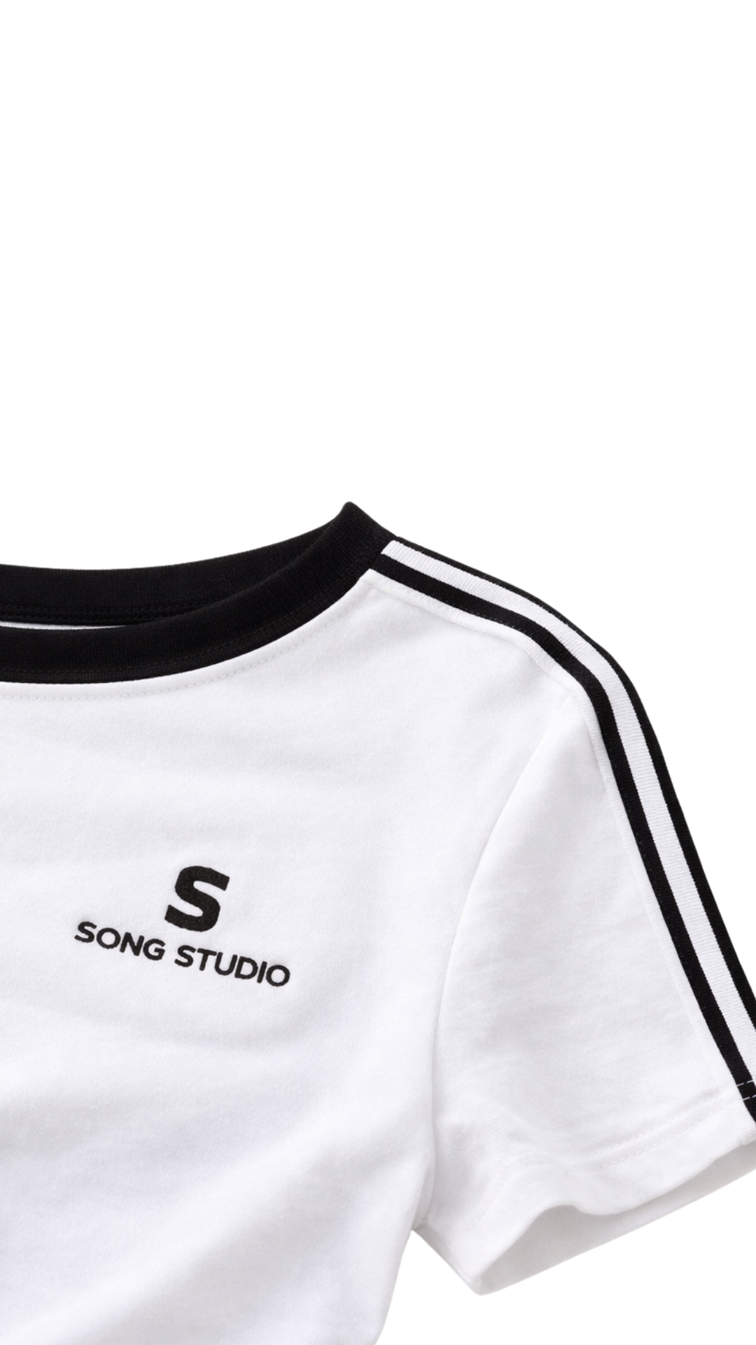 Camiseta Seoul Off-Shoulder – Top de algodón blanco estilo coreano | Kprichic