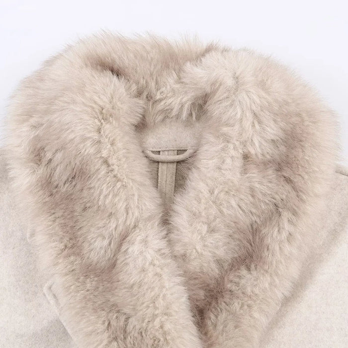 Abrigo corto para mujer con cuello de piel – Elegante y cálido | Kprichic